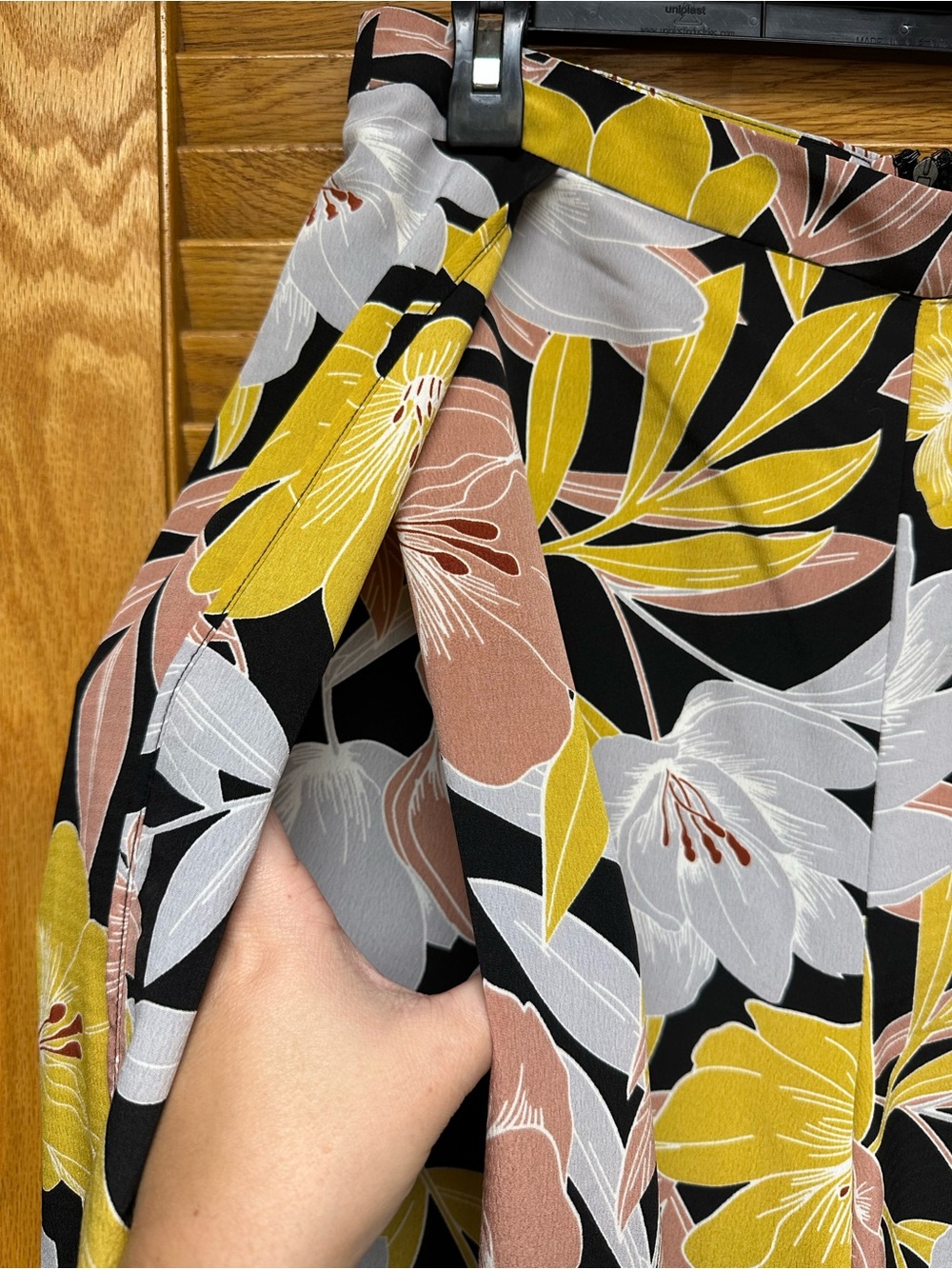 Lulu's Wrap pants with Yellow, White & Blush Floral Print - Picture 4 of 6